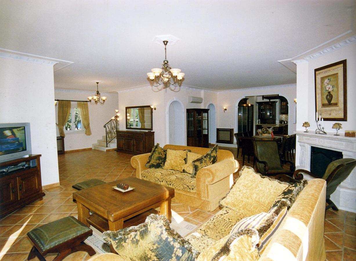 Kamelia Villa