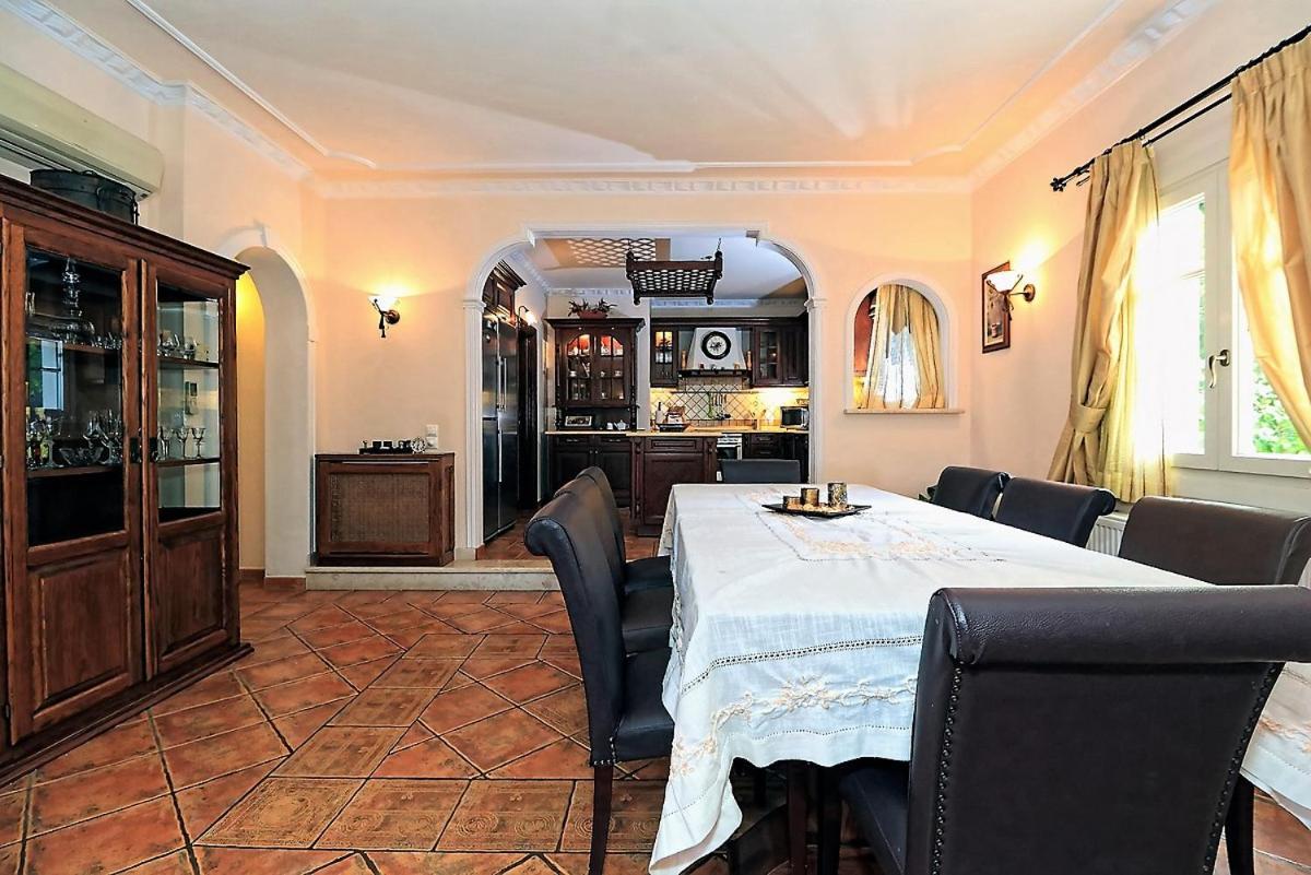 Kamelia Villa